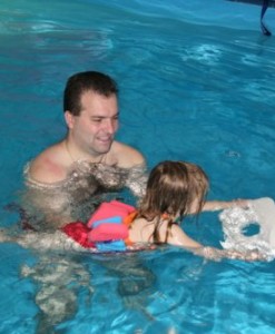 Schwimmgrtel-Kinder-mit-Sicherheitsverschlu-60cm-Lnge-verstellbarem-Gurtband-und-abnehmbaren-Plastazote-Schwimmern-Geeignet-fr-Schwimmtraining-Nur-so-viel-Hilfe-wie-ntig-0